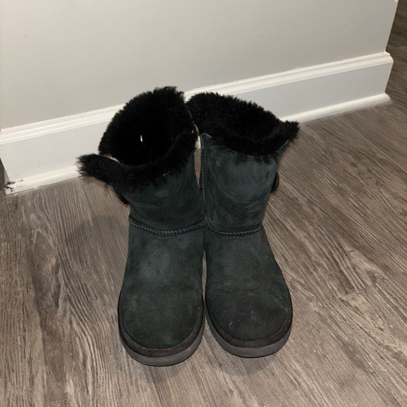 UGG Mini Bailey Button - Picture 5 of 6